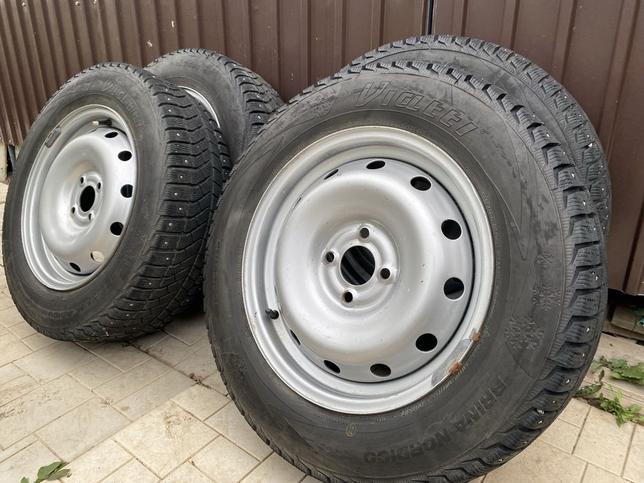 Штатные штампованные диски для Lada Largus Cross