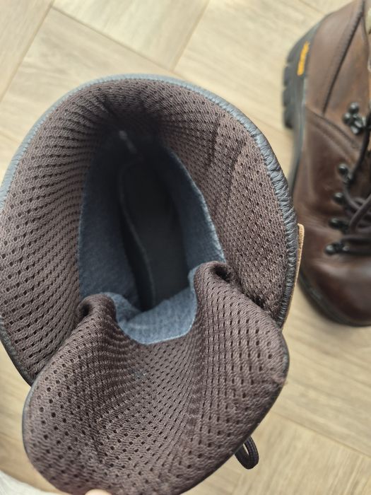 Bocanci Vibram piele maro