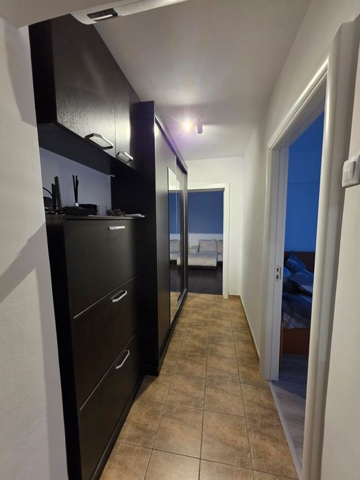 Închiriez apartament banatului