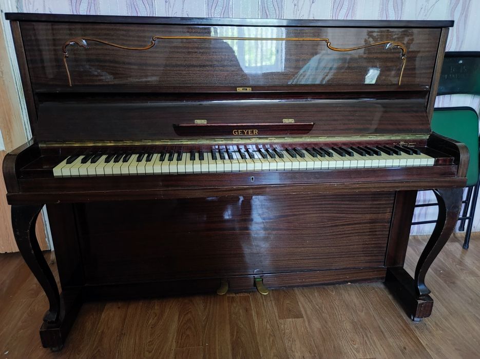 Срочно продается немецкое фортепиано