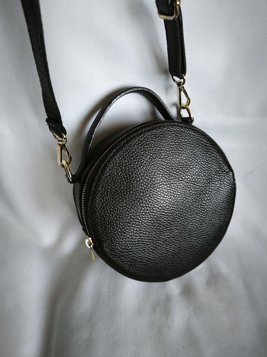 Малка кръгла чанта