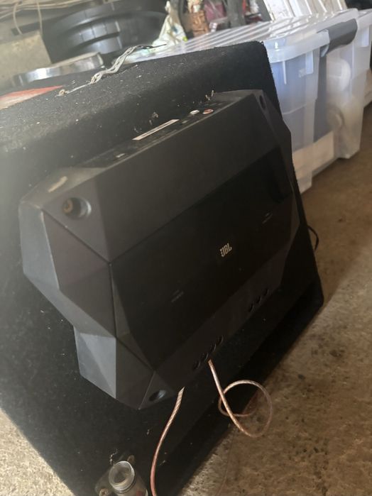 Vand subwoofer cu amplificator perfect funcțional