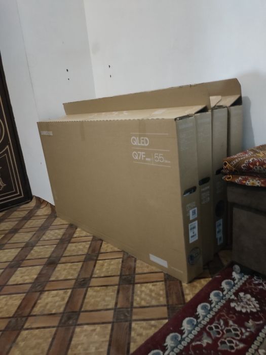 Samsung televizor sotiladi 55 dyum qled