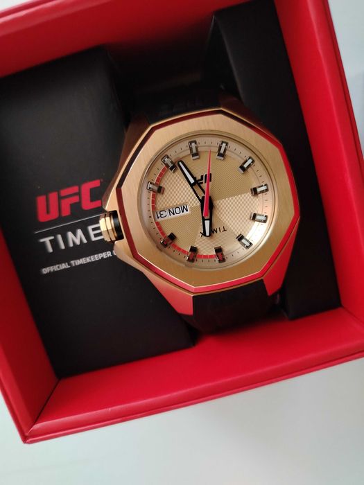Часовник Timex UFC, Breil