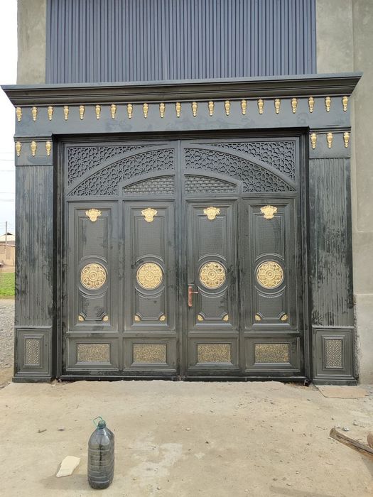 Darvoza reshotka domga eshiklar temirdan yasap joyiga urnatip beramiz