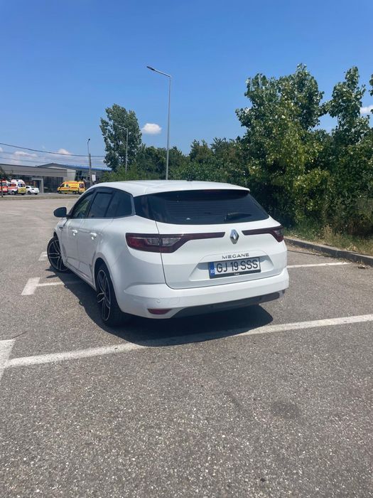 Vând Renault megane 4