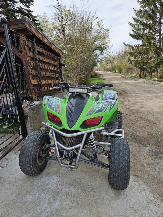 Печат на винил и перфофолио. Стикери, табели, брандиране на тениски