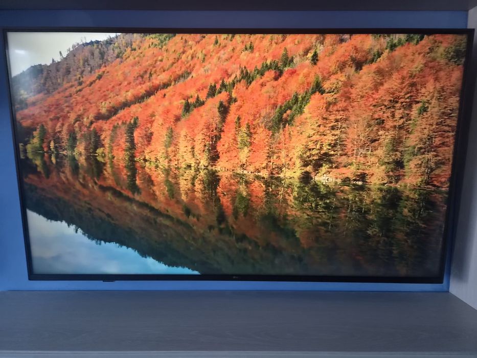 Vând Smart TV LG – Nou, folosit maximum 3 luni!