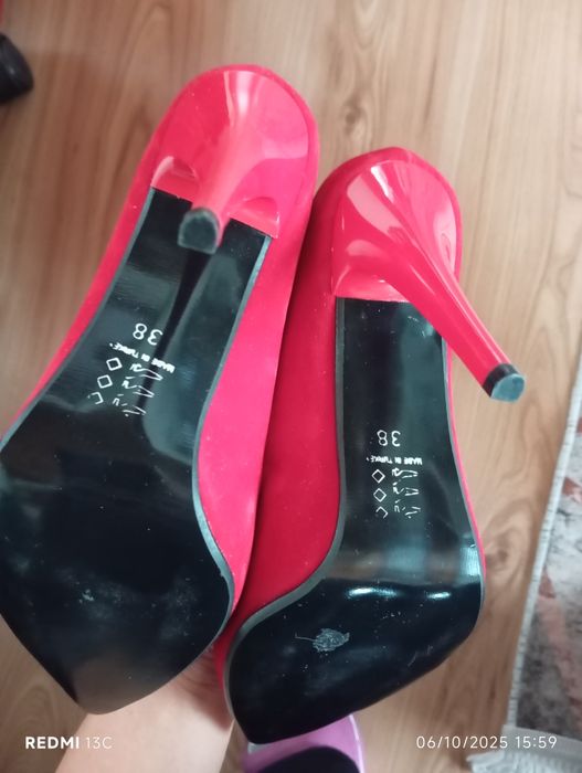 Обувки на висок ток