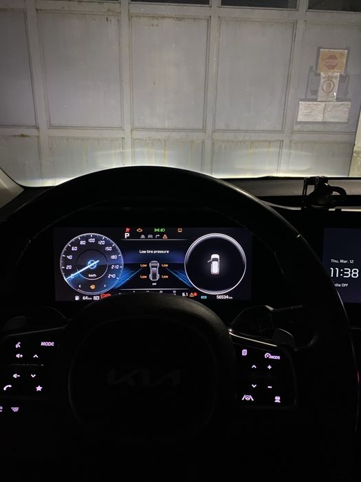 Kia carnival 2023 full bez lyuk