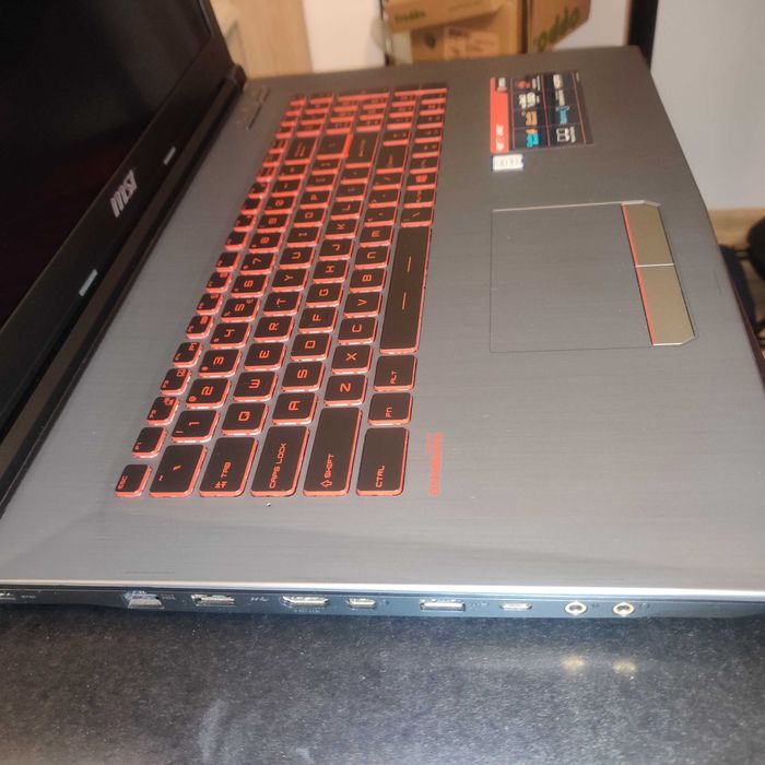 Vând MSI GV72 8RE – DEFECT – pentru piese sau reparație
