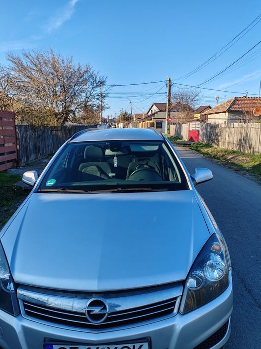 Vanzare autorurism Opel Astra H break 2010