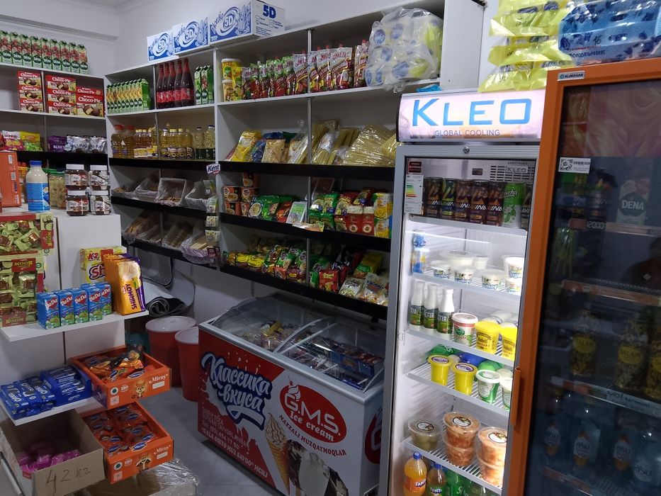 Магазин полкалари сотилади витрина холодильник сотилади.