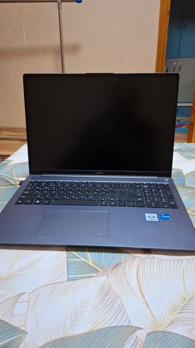 Noutbook Huawei Matebook D16 corei5 sotiladi