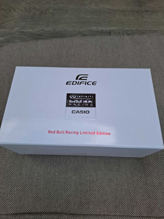 Ceas CASIO Edifice EQW-A1200RB-1AER - Red Bull Racing Limited Edition