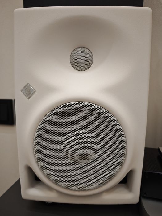 Neumann KH 120 W. Белая версия.