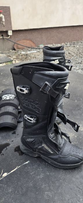 Cizme cross 40 si genunchiere