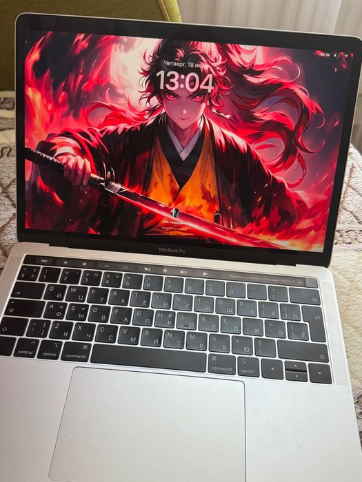 Продам Macbook pro 19