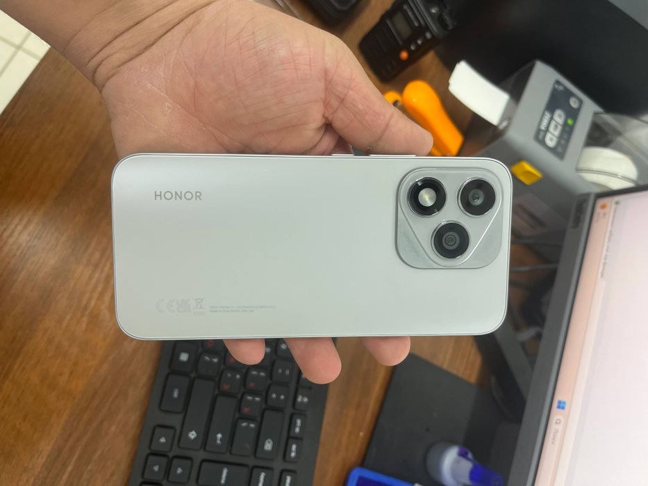 Honor 400 Lite 8/256 sotiladi 2. 8
Yangiday, faqat 1 oy ishlatilgan
Ho