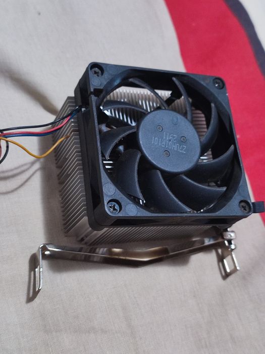Pachet PC: Procesor AMD Athlon II X3 455 + Placă Video Gigabyte GT 430 1GB + Cooler