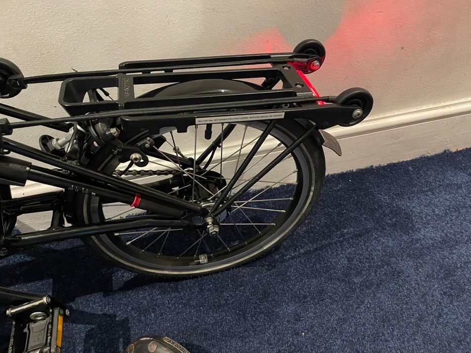 Bicicleta brompton electrica (6 viteze +accesorii)