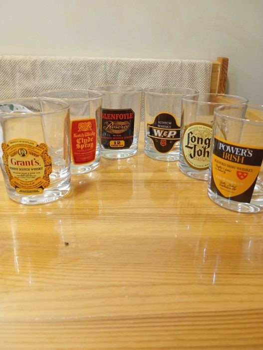 Продавам стъклени  и кристални чаши