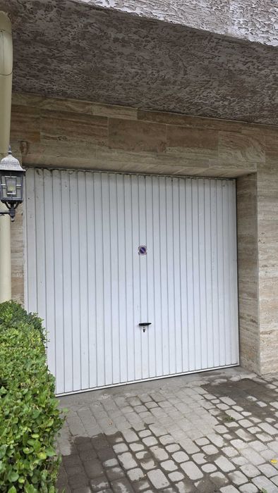 Дава се под наем Гараж / Паркомясто в София, Кръстова вада - 20 кв.м за 153 € - Снимка #1