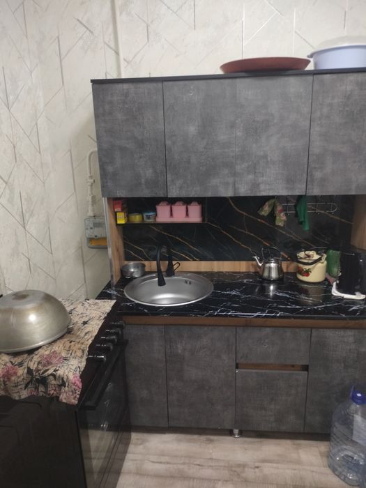 Jizzax shahrida 2 xonali uy sotiladi kelishadigan joyi bor