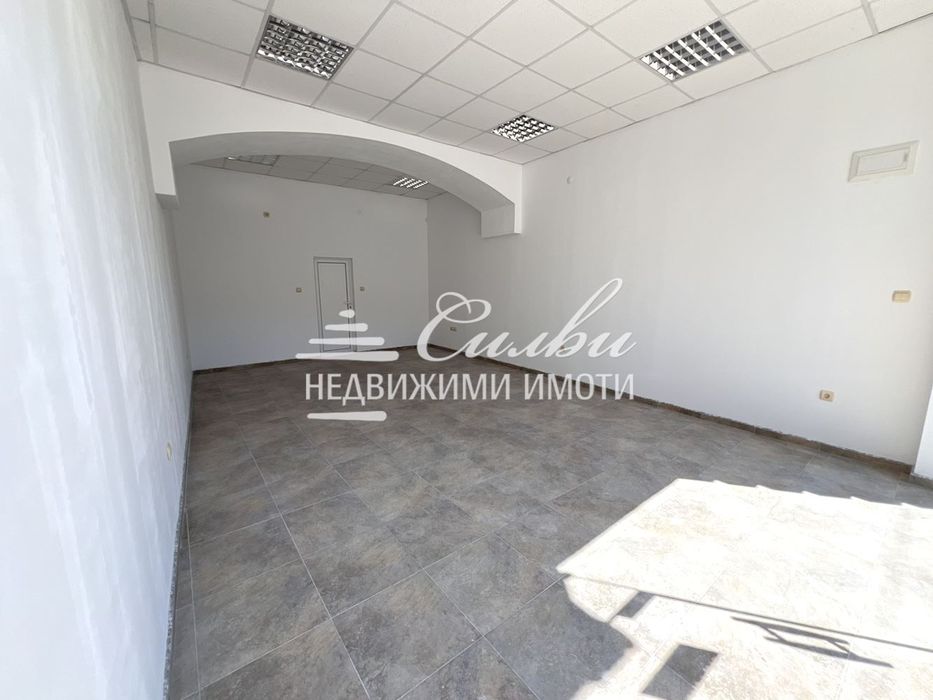 Дава се под наем Офис в Шумен, Център - 45 кв.м за 239.7 € - Снимка #1