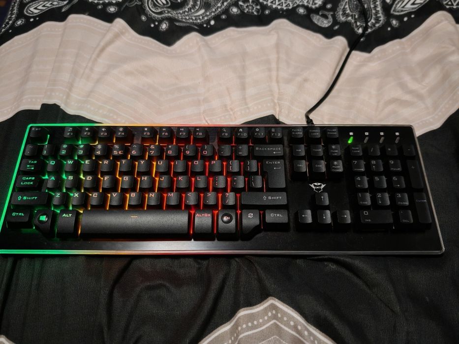 Tastatura Trust Gxt 860
