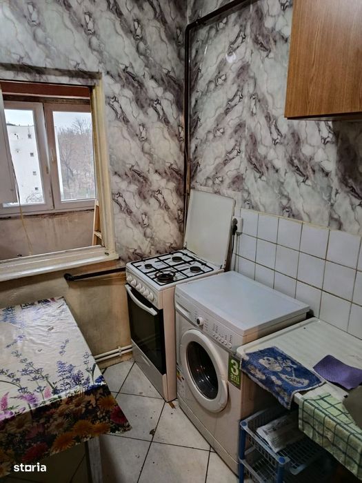 Particular Vand Apartament 1 camera in Bloc Salcia 1, Mazepa, Galati