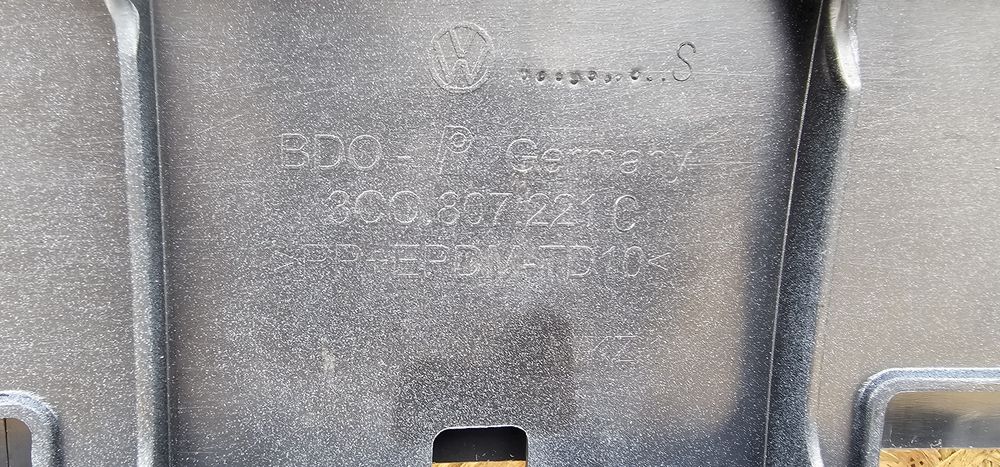 Bară față Passat B6 Originală Completă cu Spălător Faruri Tot Original,  senzori parcare,  instalație electrică, Proiectoare LC9X, din Rm-Vâlcea