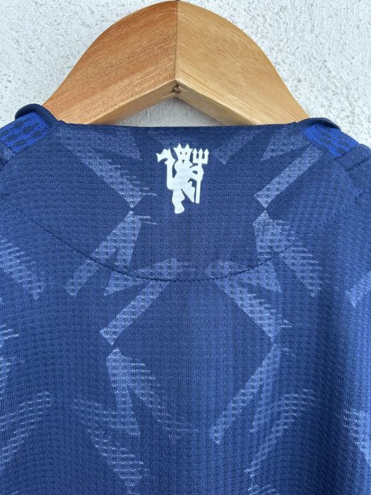 Tricou oficial Adidas Manchester United Away – Mărimea L - 24/25