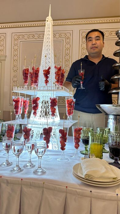 Фуршет фрукты в шоколаде выезд