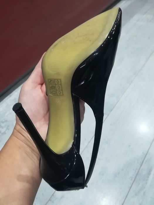 Дамски елегантни обувки N38  на ток-,, GULIET "