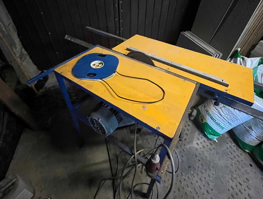 Utilaje industriale,: strung, circular, aparat sudura, masa de frezat