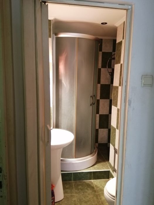 Apartament de vânzare 3camere confort 3 ,etaj 1 separare apa gaze lumina  încălzire centrala geamuri termopan 43mp OFERTA IMBATABILA