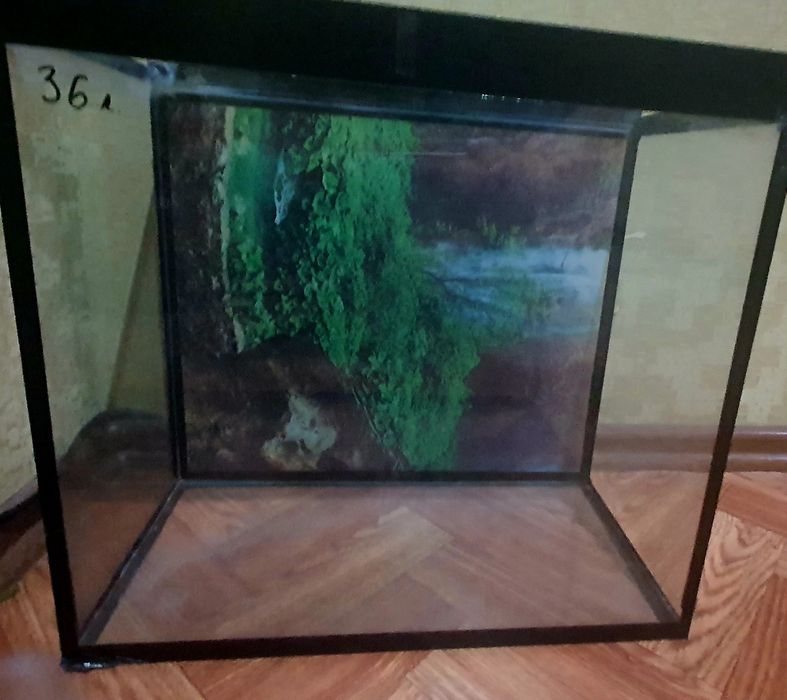 Продаётся  аквариум.  На 36 литров