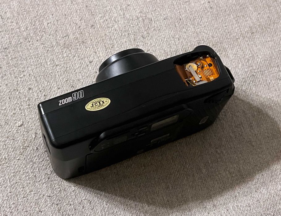 Aparat foto vintage Pentax Zoom 90 autofocus functio lipsa capac buton