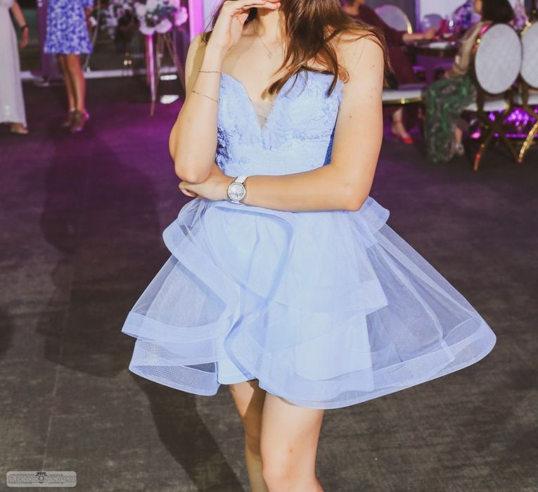 Vând rochie adolescente