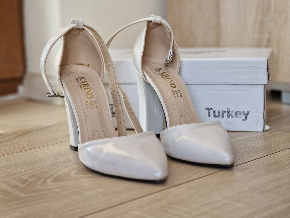 Обувки на ток, р.37, 3 чифта общо 20€