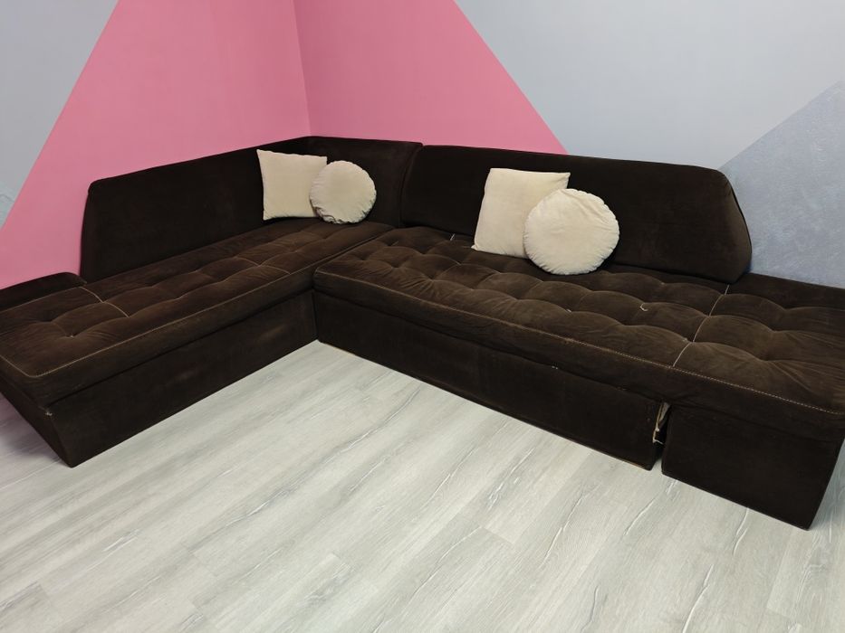 Ъглов диван с функция за сън