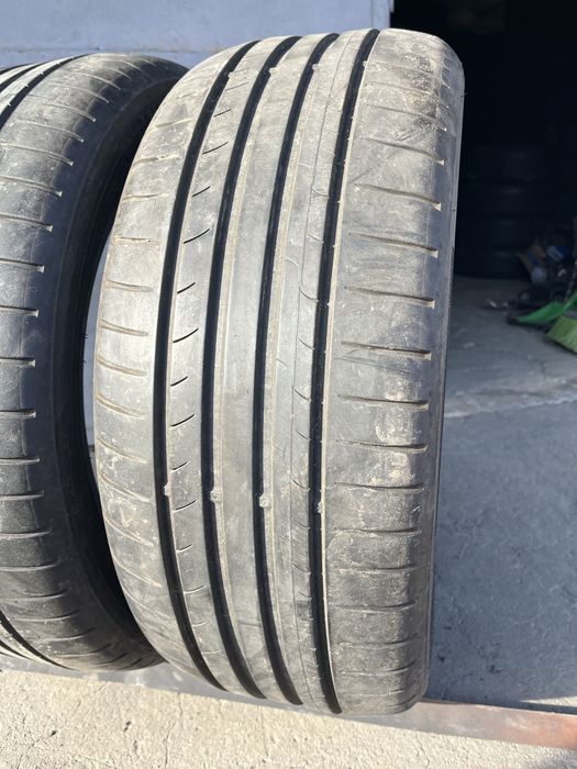 2 бр. летни гуми 215/50/17 Dunlop 5/5,5 mm DOT 0814