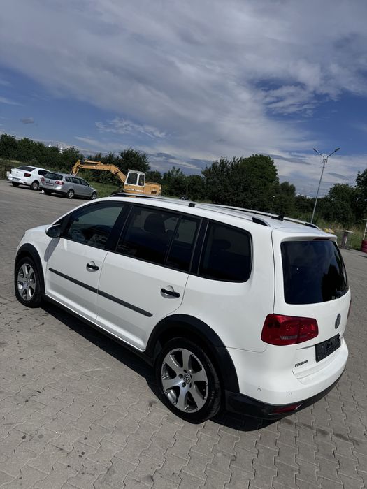 VOLKSWAGEN Touran 2012 — imagine 2