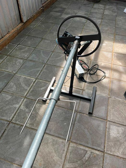 Rotisor Electric cu sursa de alimentare continua