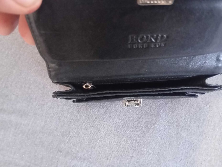Кожена чантичка Bond bond non