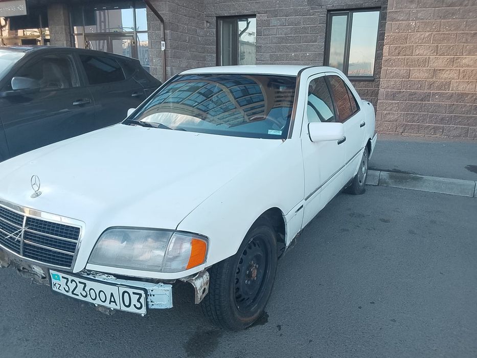 Запчасти на мерседес w202.  111 двигатель 1.8
