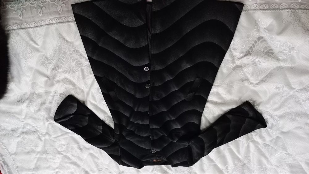 Palto sotiladi yangiday turibdi