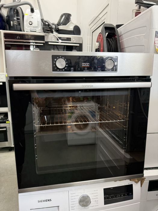 Фурна за вграждане Gorenje.