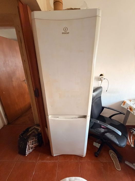Vând urgent tot ce se afla Intr un apartament